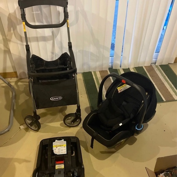 graco snugride infant carseat and stroller - Picture 2 of 6